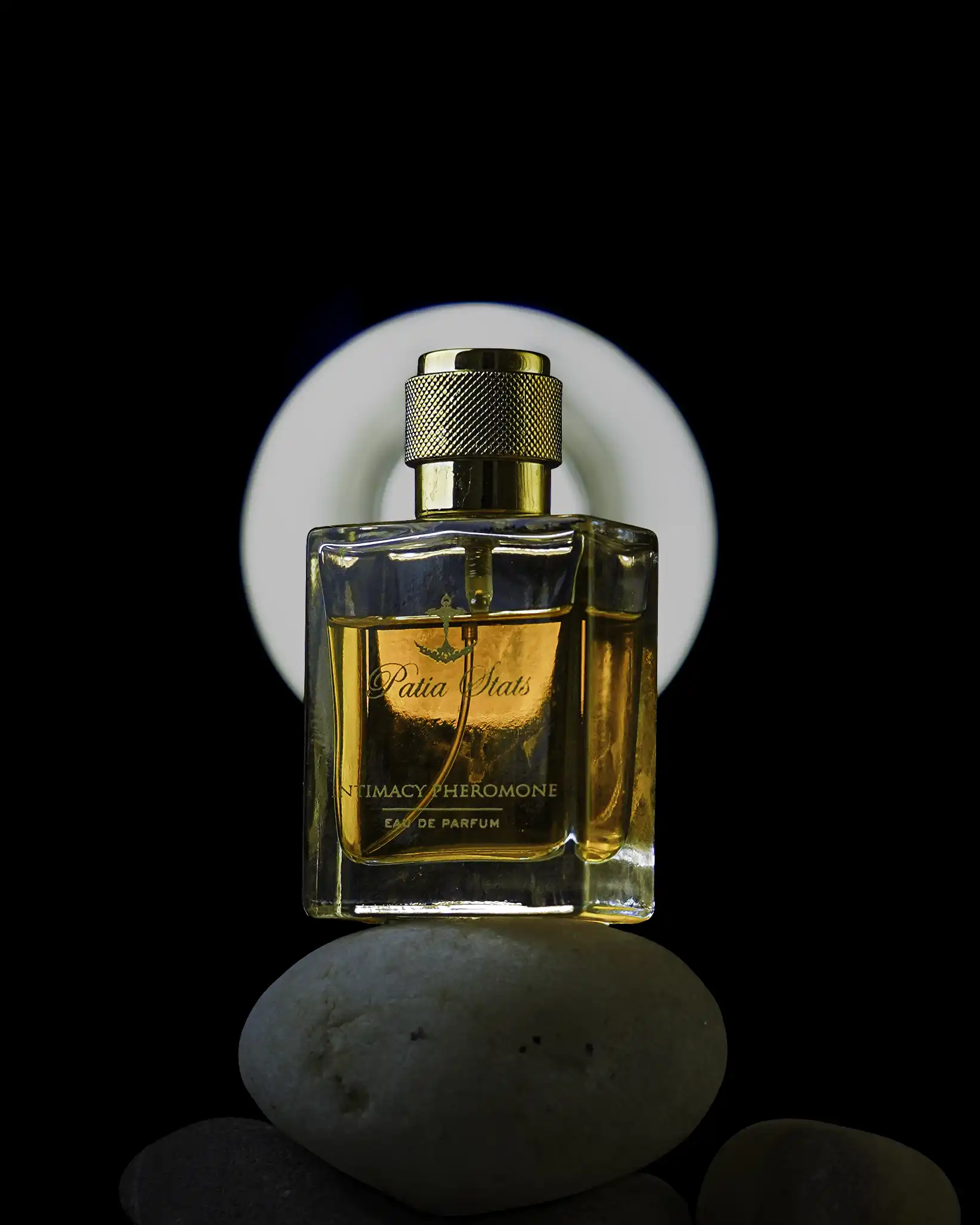 Patia Stats Perfume – Halo Light Hero Shot